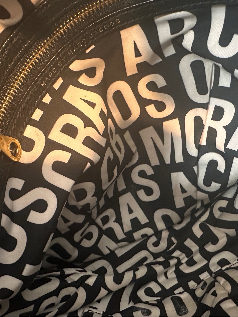 Marc by Marc Jacobs Black Pebbled Leather Crossbody l Gold Hardware - Picture 7 of 9
